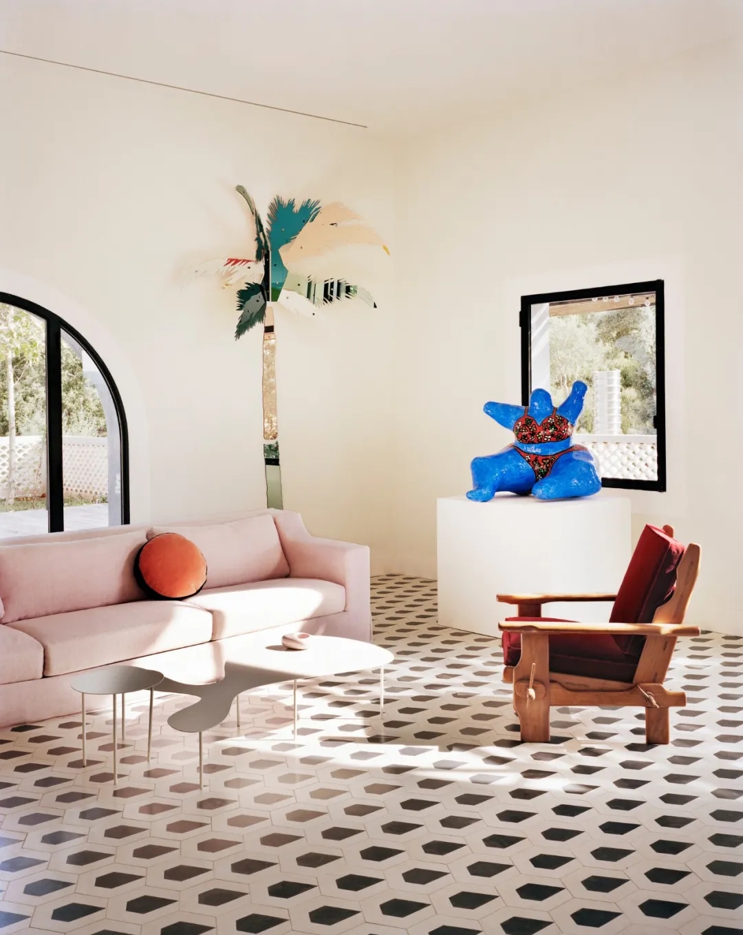 India Mahdavi 打造现代普罗旺斯风 | 银色别墅闪耀地中海魅力-9