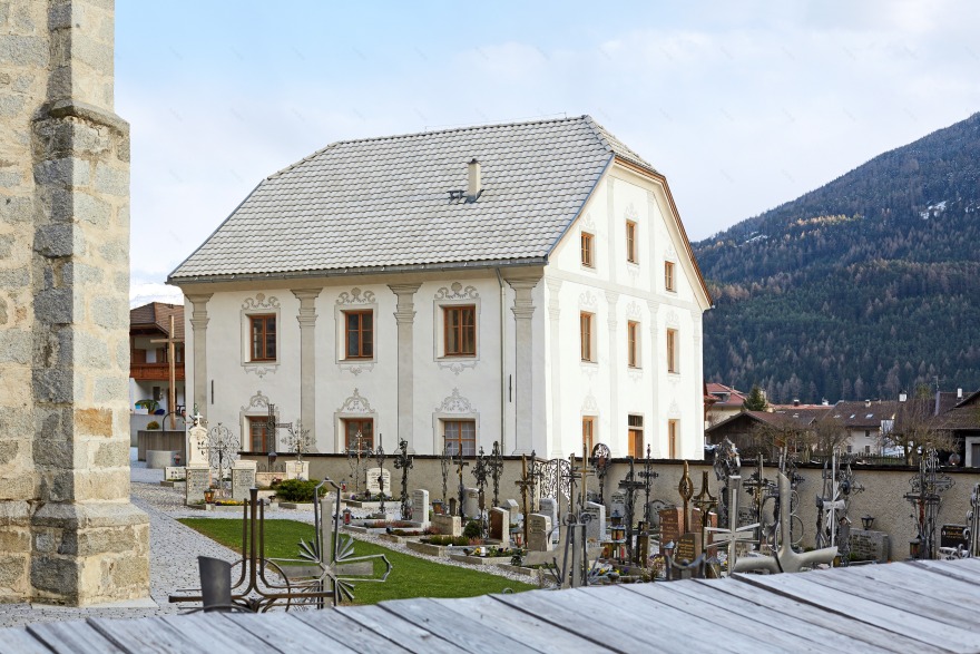 圣西蒙教堂墓地与 Widum 修复扩建-3