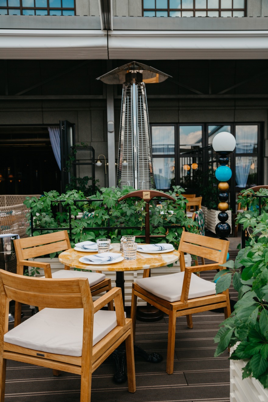 莫斯科高档餐厅 Buro Tsum,Ethimo 打造全景露台魅力空间-10
