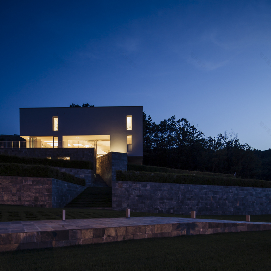 意大利 Sila 山区的生态住宅设计-36