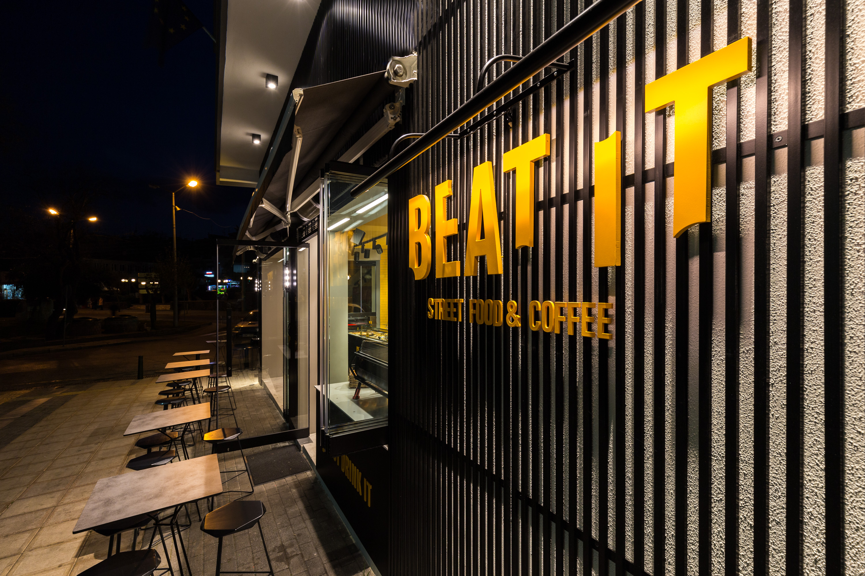 《BEAT IT》街头美食咖啡厅 | 传统披萨店的城市翻新-20