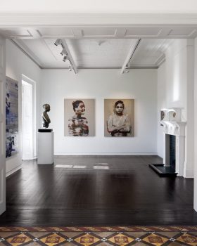 原味建筑的当代艺术重生——V&A Waterfront 的 Everard Read Gallery
