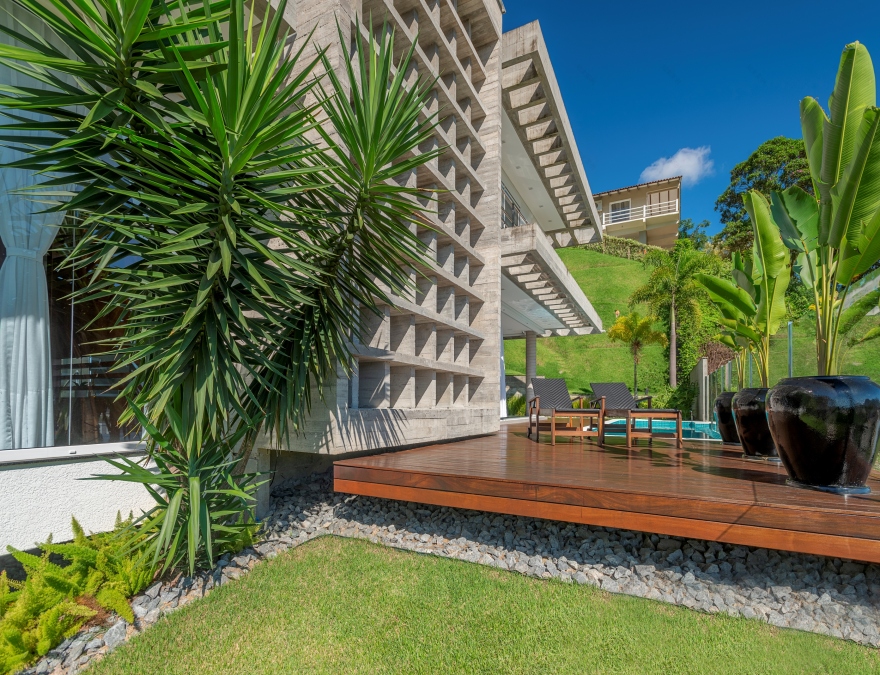 倾斜地块上的现代住宅 | 巴西 Jaraguá do Sul 的 ZB 之家-64