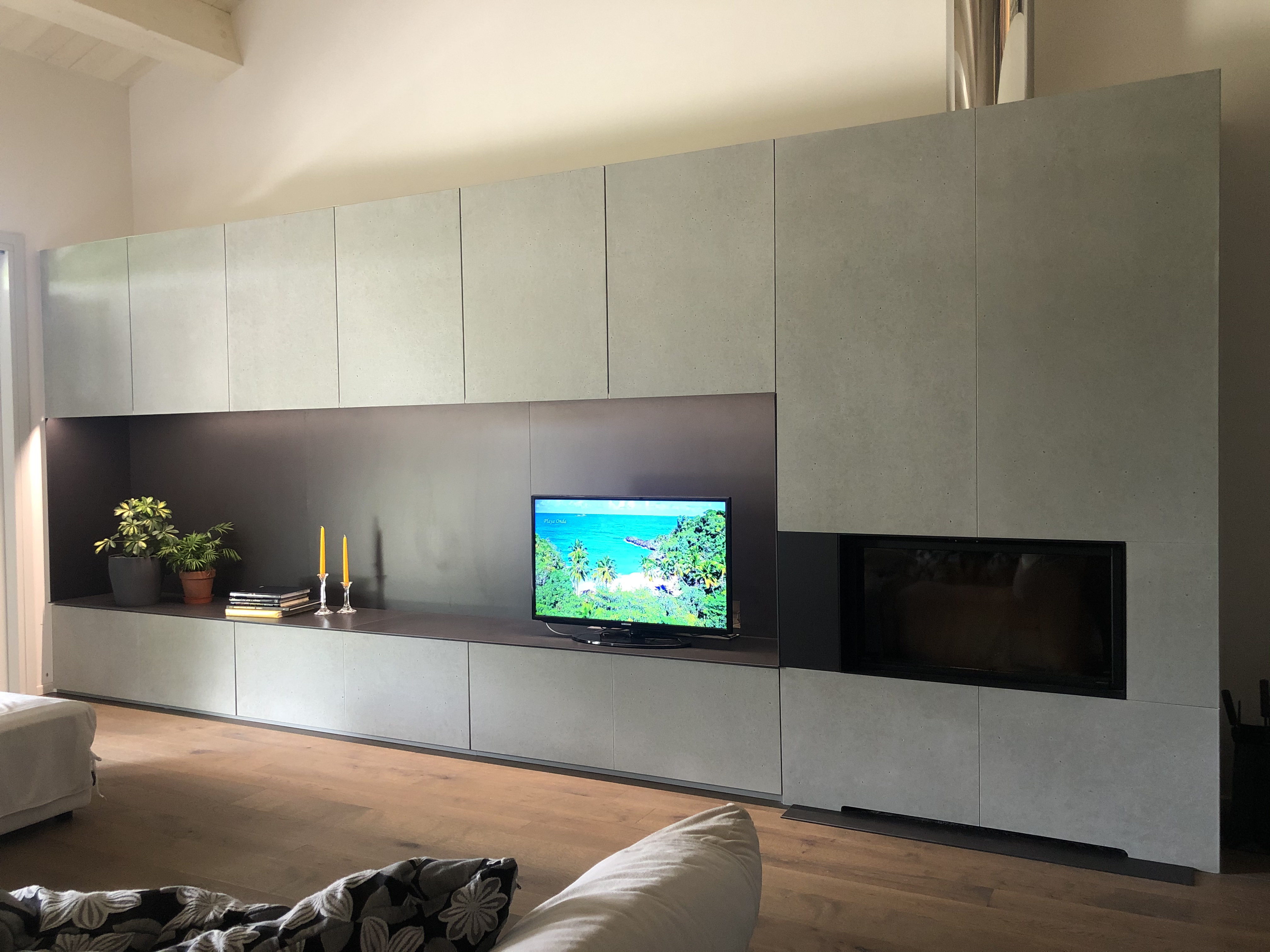 现代生活风格,配有装备墙、电视家具、收纳、集成壁炉-0