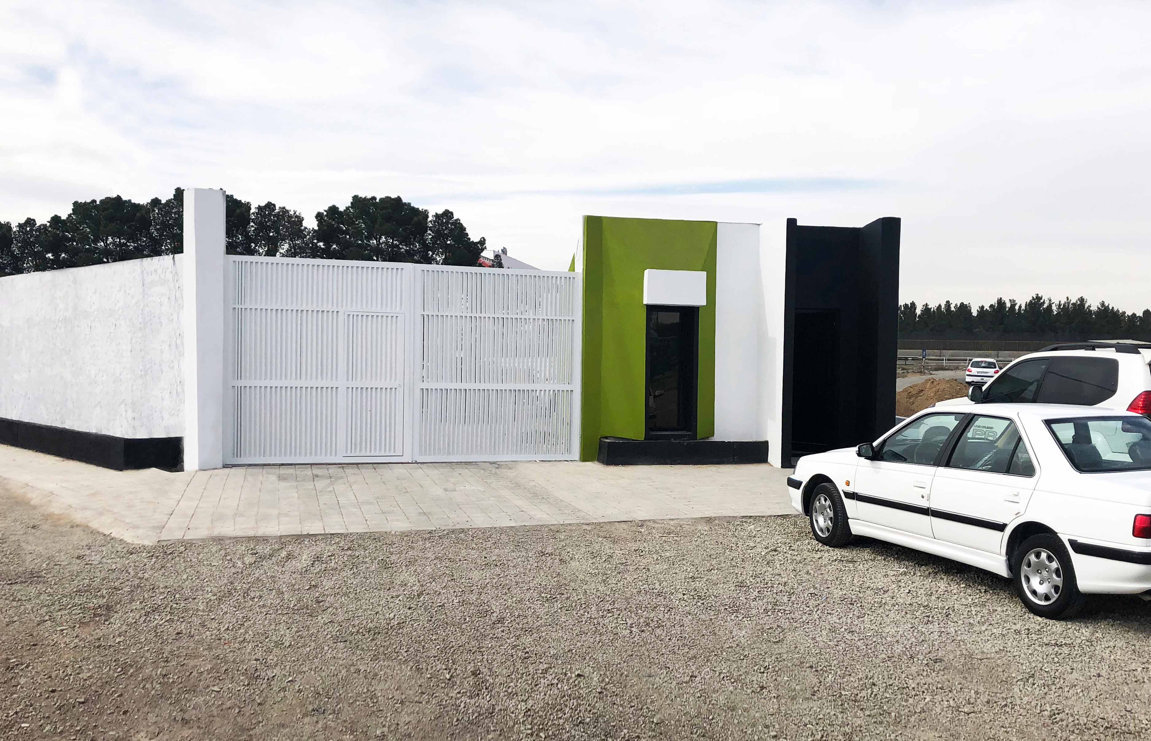 荒地中的绿洲·伊朗 Tehran 汽车交易办公室-10