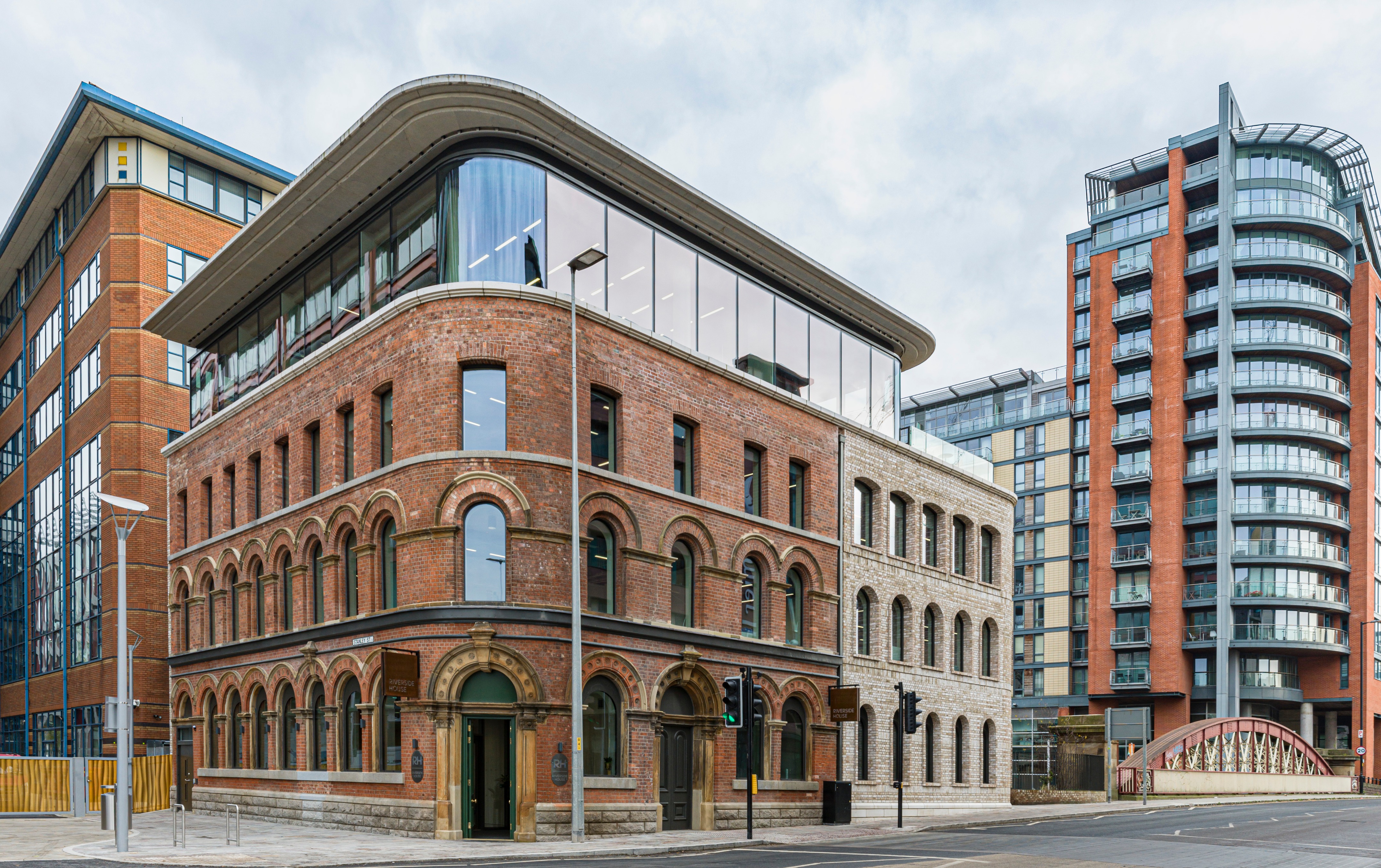 在河畔宅邸沉思-2