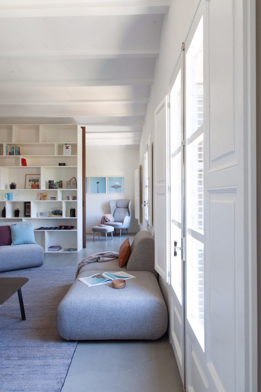 巴塞罗那 Ciutat Vella 公寓 | 现代北欧风格与自然光线的完美融合-3