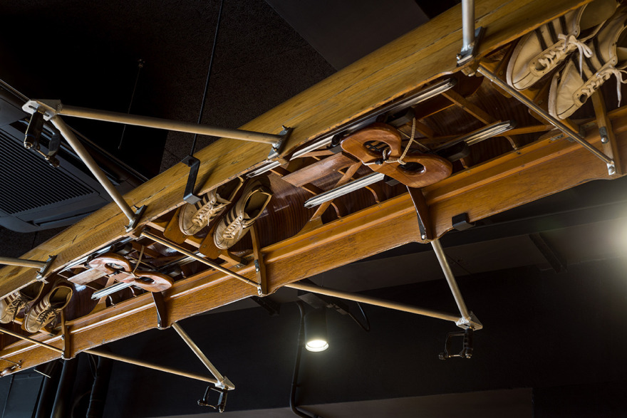 意式理性建筑的现代更新,原木与工业风完美融合-24