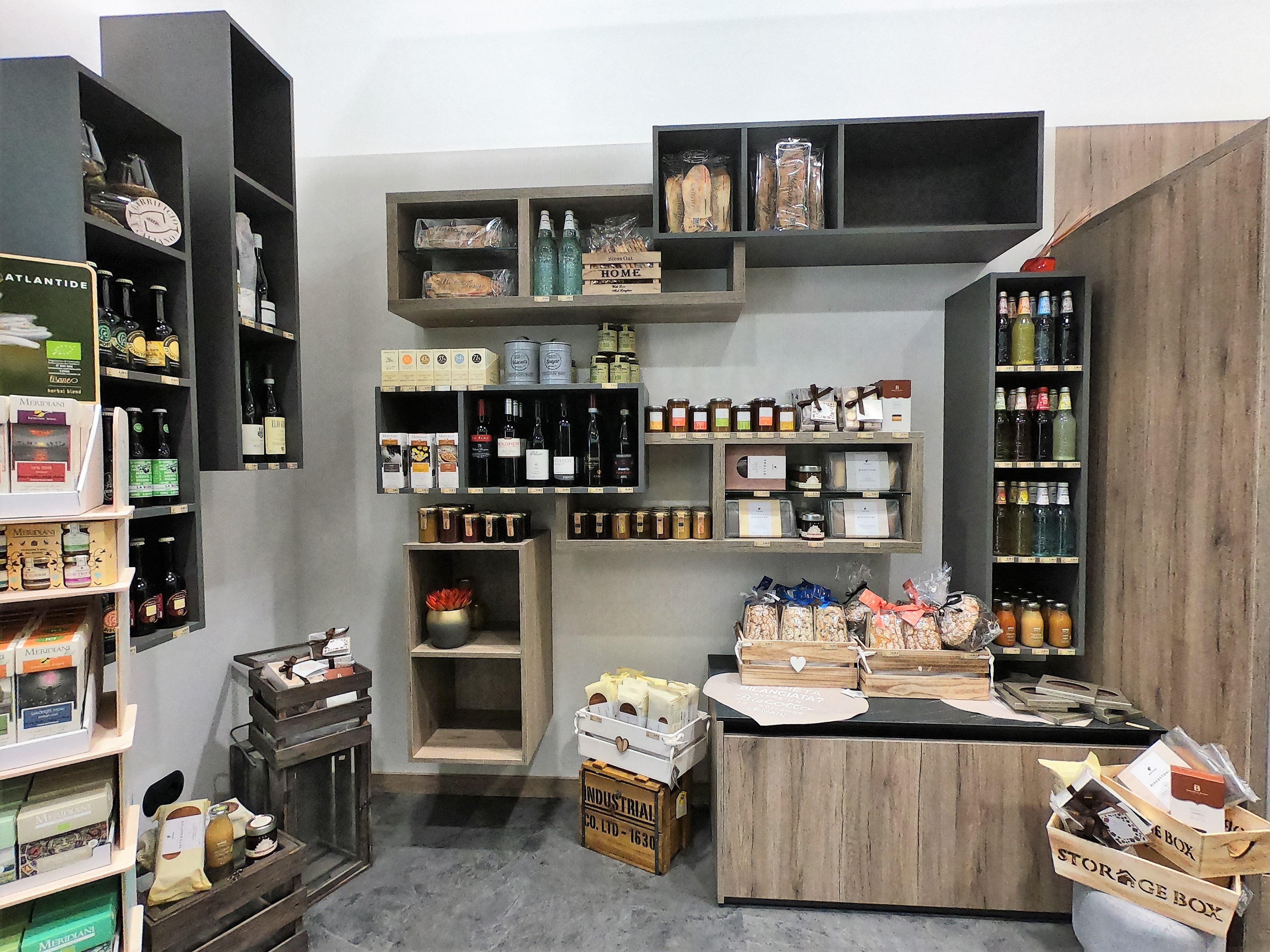 高品质美食商店和精选食品商店家具的设计与开发-10