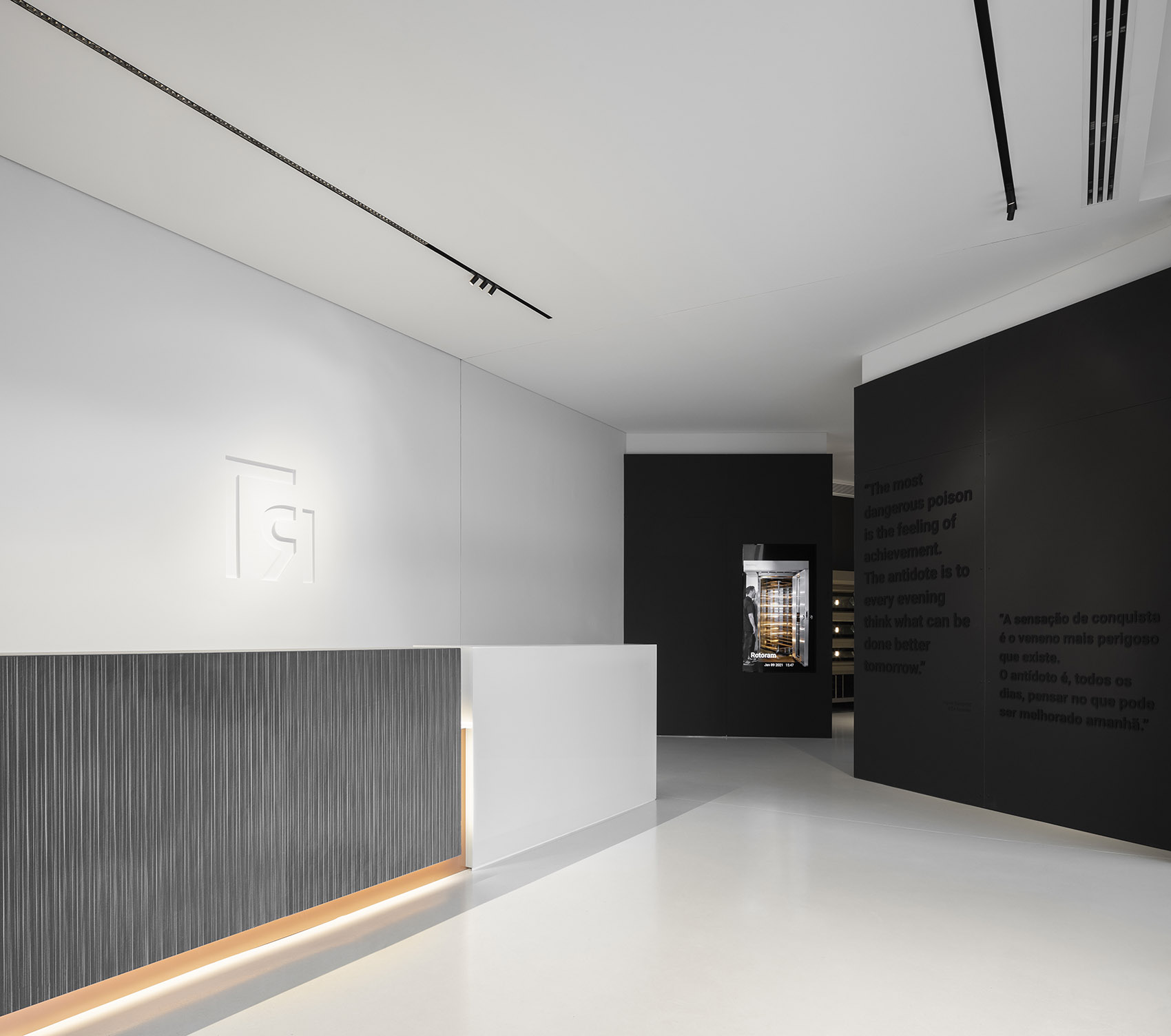 Ramalhos办公空间改造与扩建，葡萄牙/简洁纯粹的展示和办公空间-23