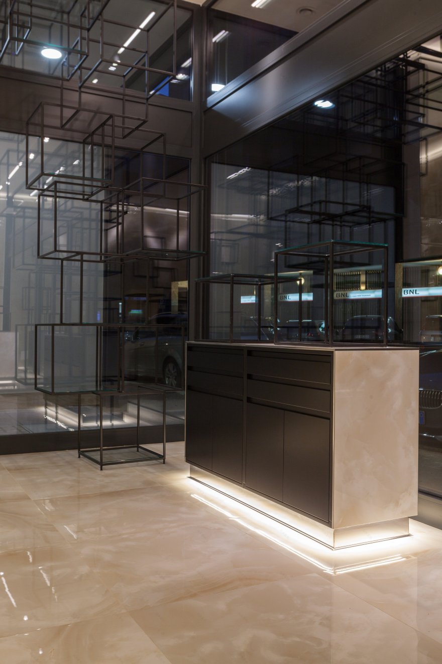 米兰香气云朵·尼基亚·吉拉迪的香水店设计-11