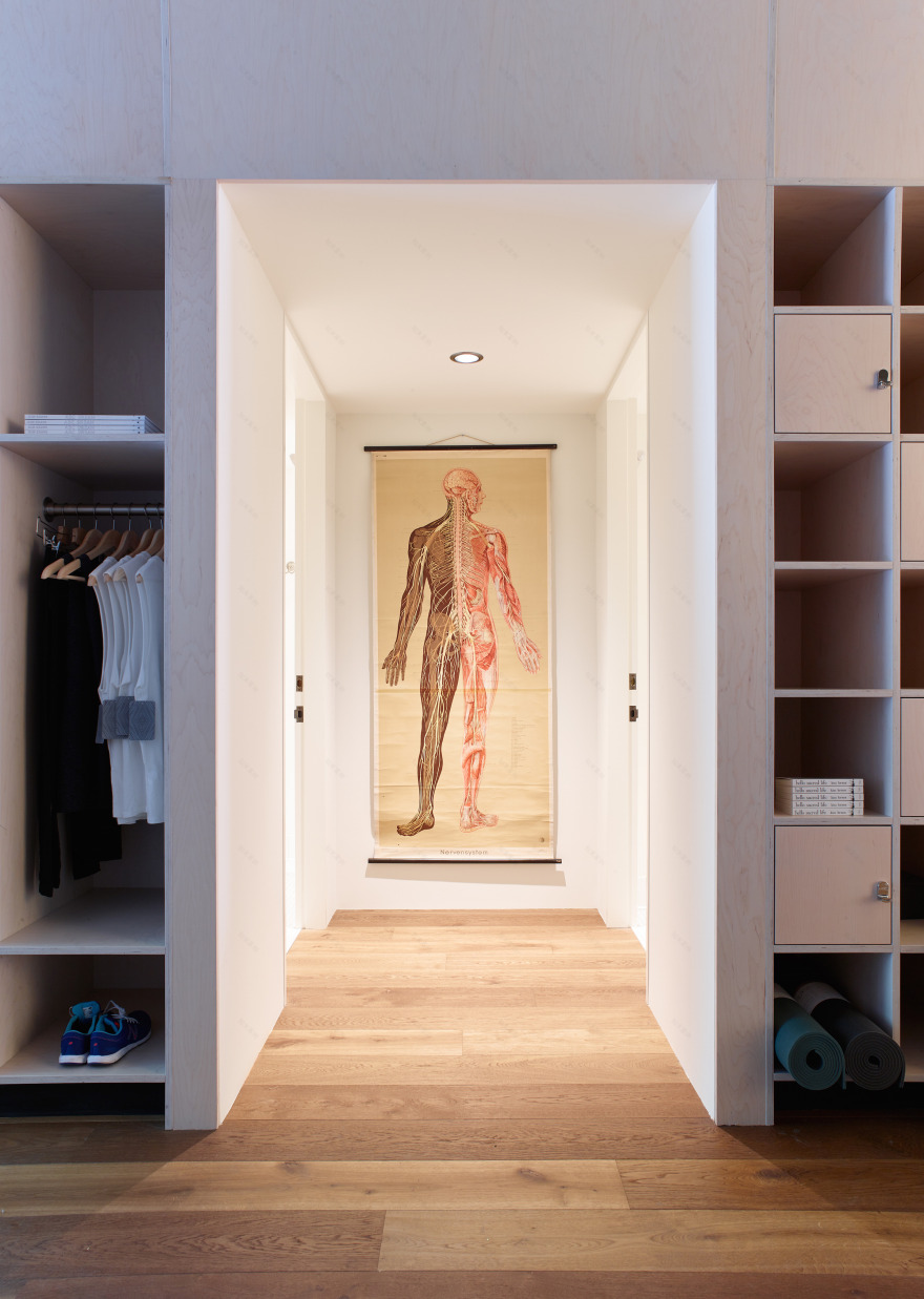 历史建筑中的现代瑜伽空间-13