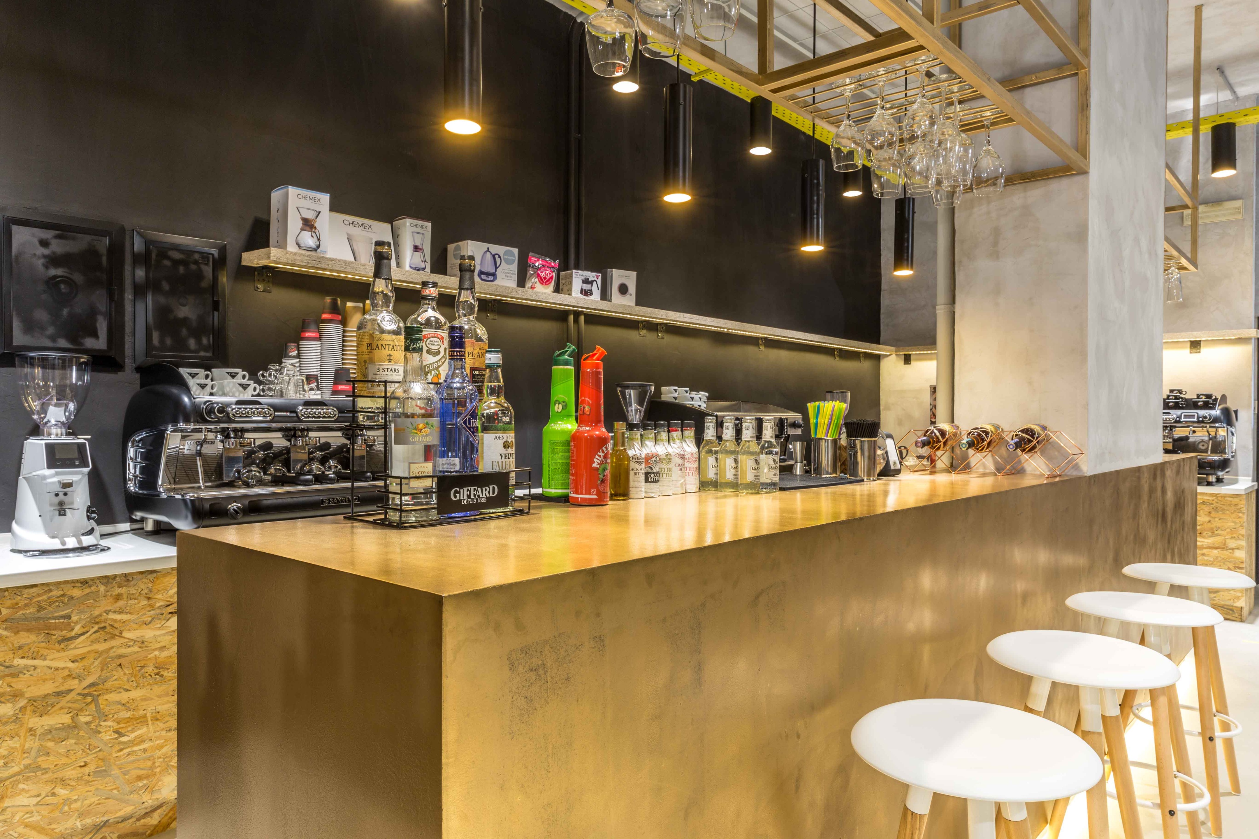 蒸馏器咖啡和鸡尾酒服务(阿波斯托洛斯·帕塔卡斯陈列室)-6