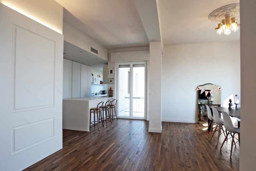 六十年代公寓的现代复古变身-3