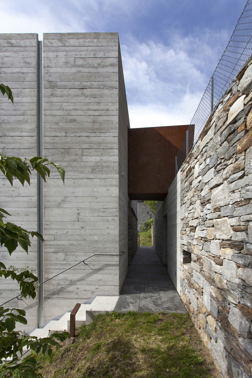 Forni Gueli Architetti 翻新 19 世纪石制别墅,现代与古朴完美融合-2