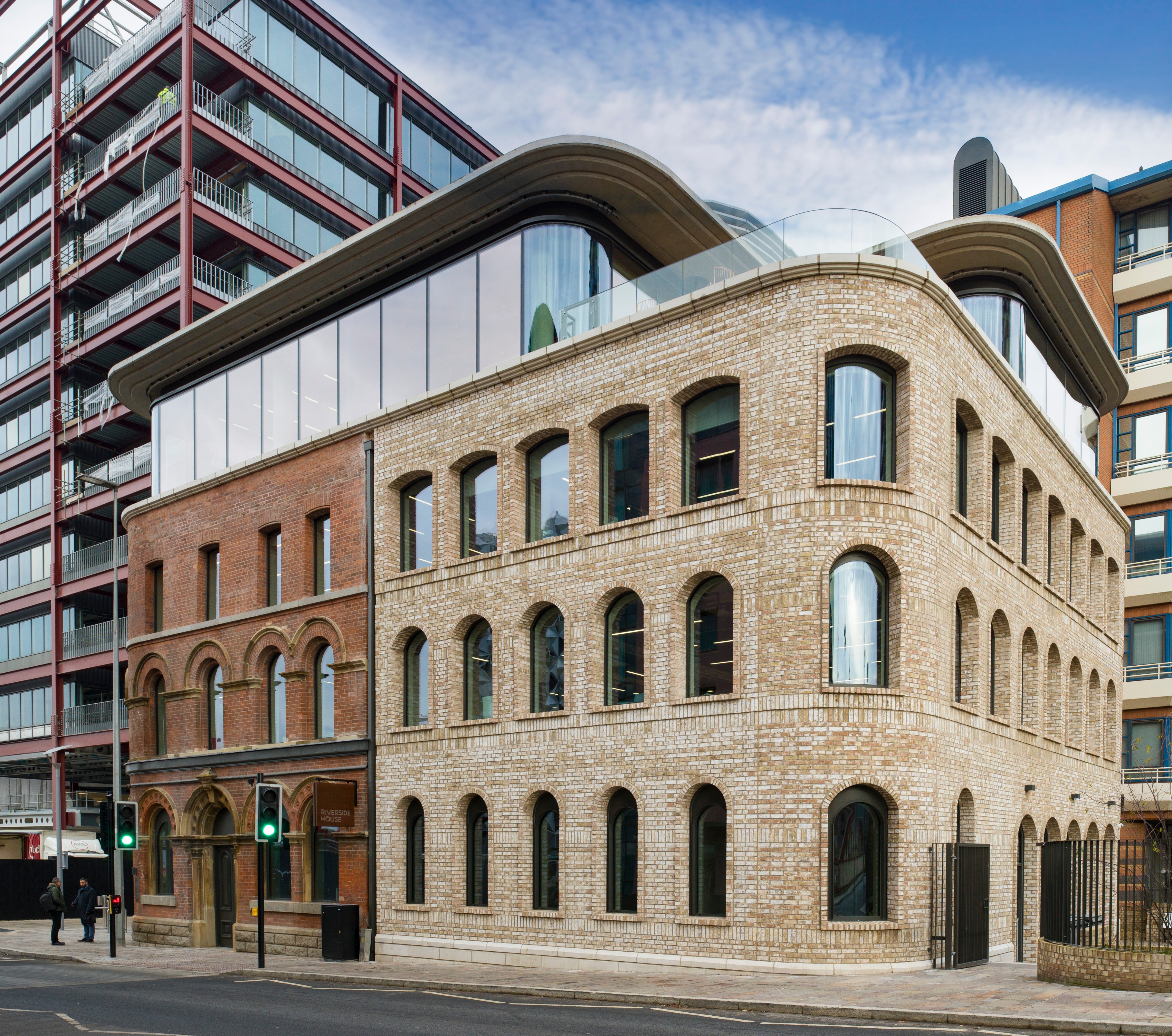 在河畔宅邸沉思-0