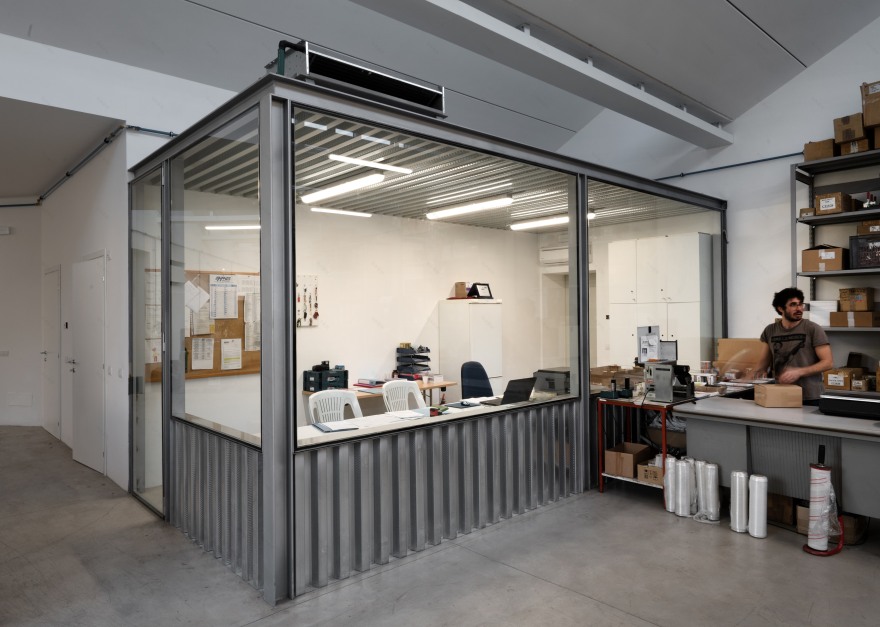 绿色纤维玻璃外墙,打造温馨包容的康复中心-33