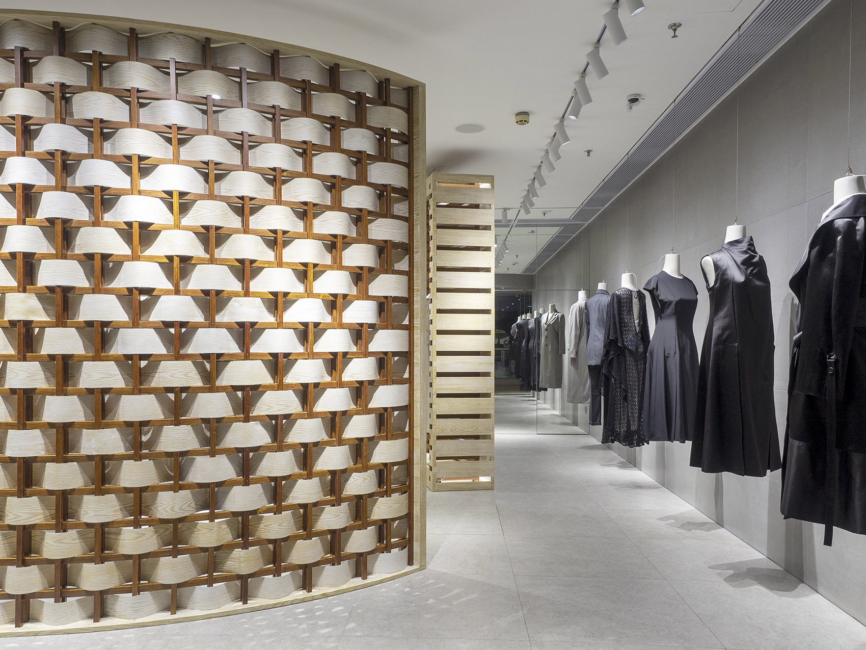 HAN精品店设计，广州/标志性的木材织物墙-14