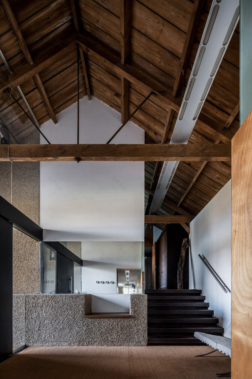 百年粮仓变身为现代别墅-21