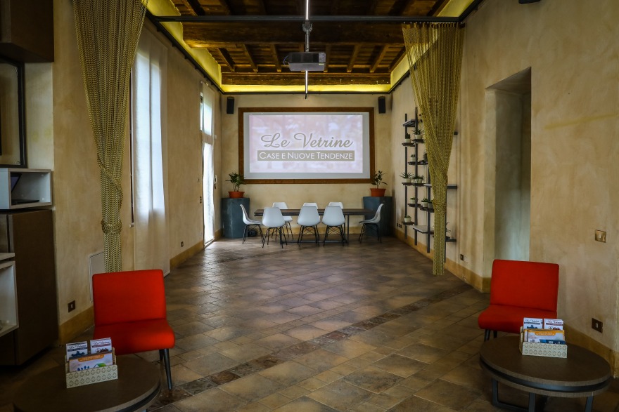 多功能办公空间 | 灵动与会客的完美结合-1