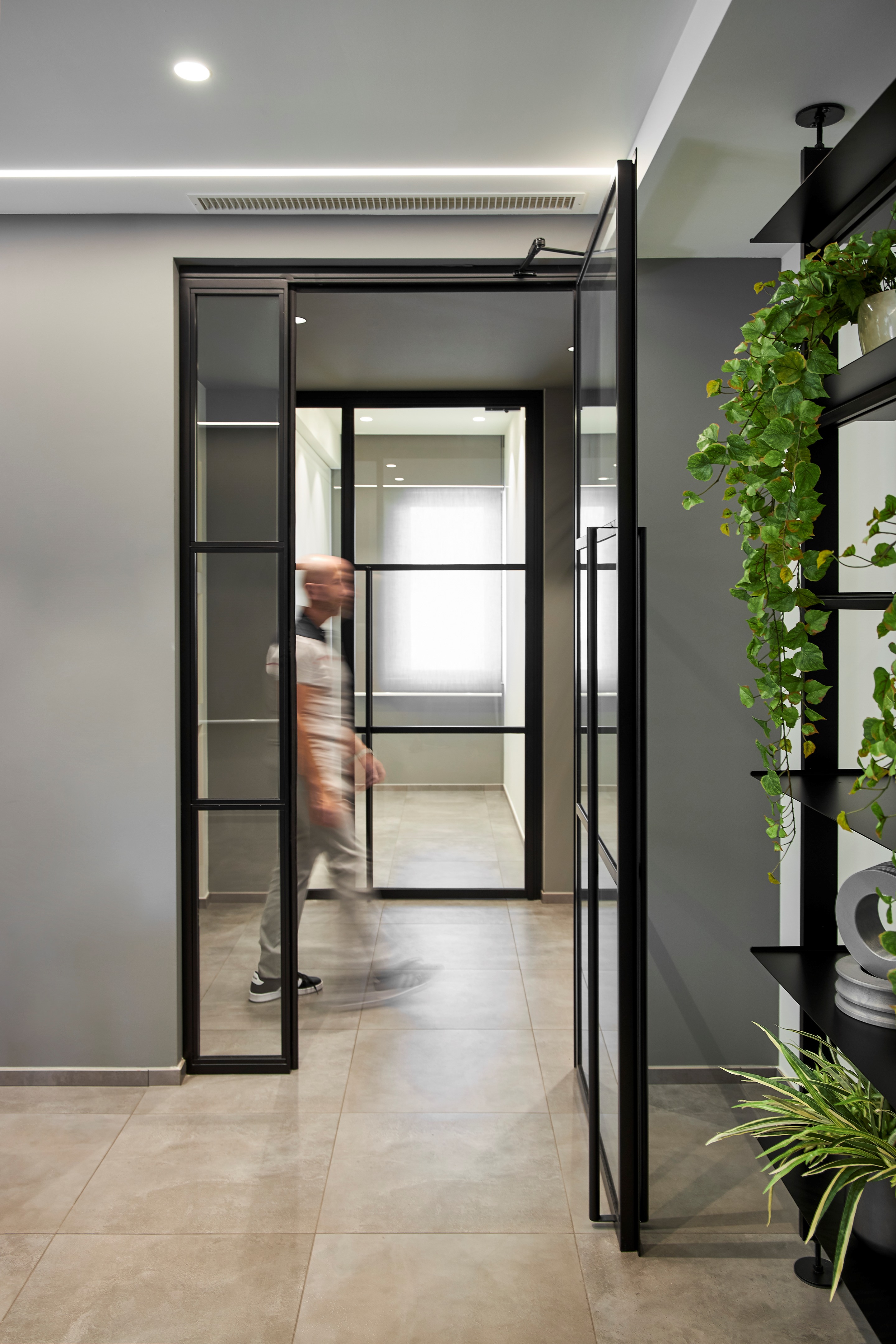 OMO 公司总部绿色与灰色融合的现代设计-10