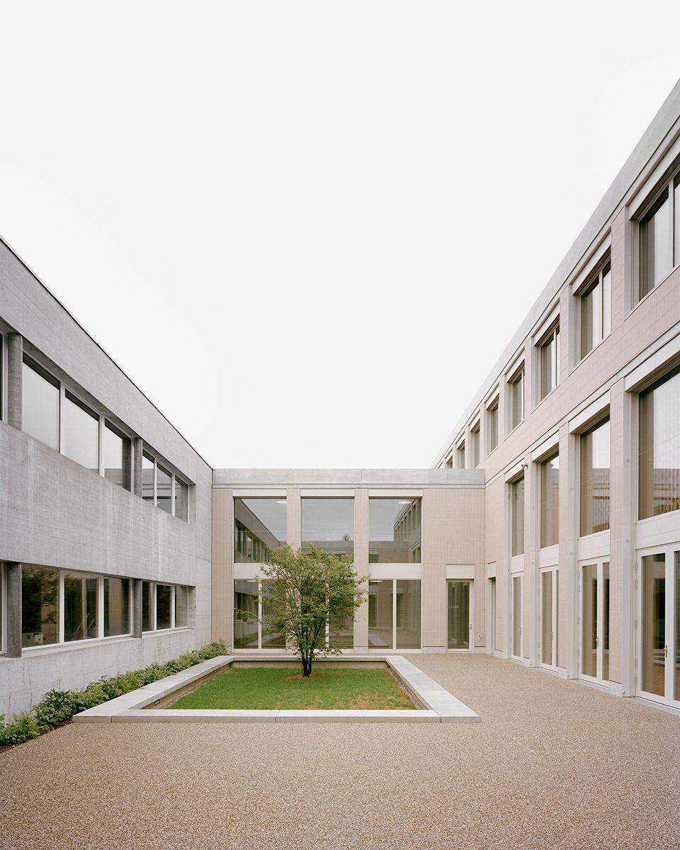 罗曼斯霍恩中学，瑞士/联系着过去与未来的教育空间-85