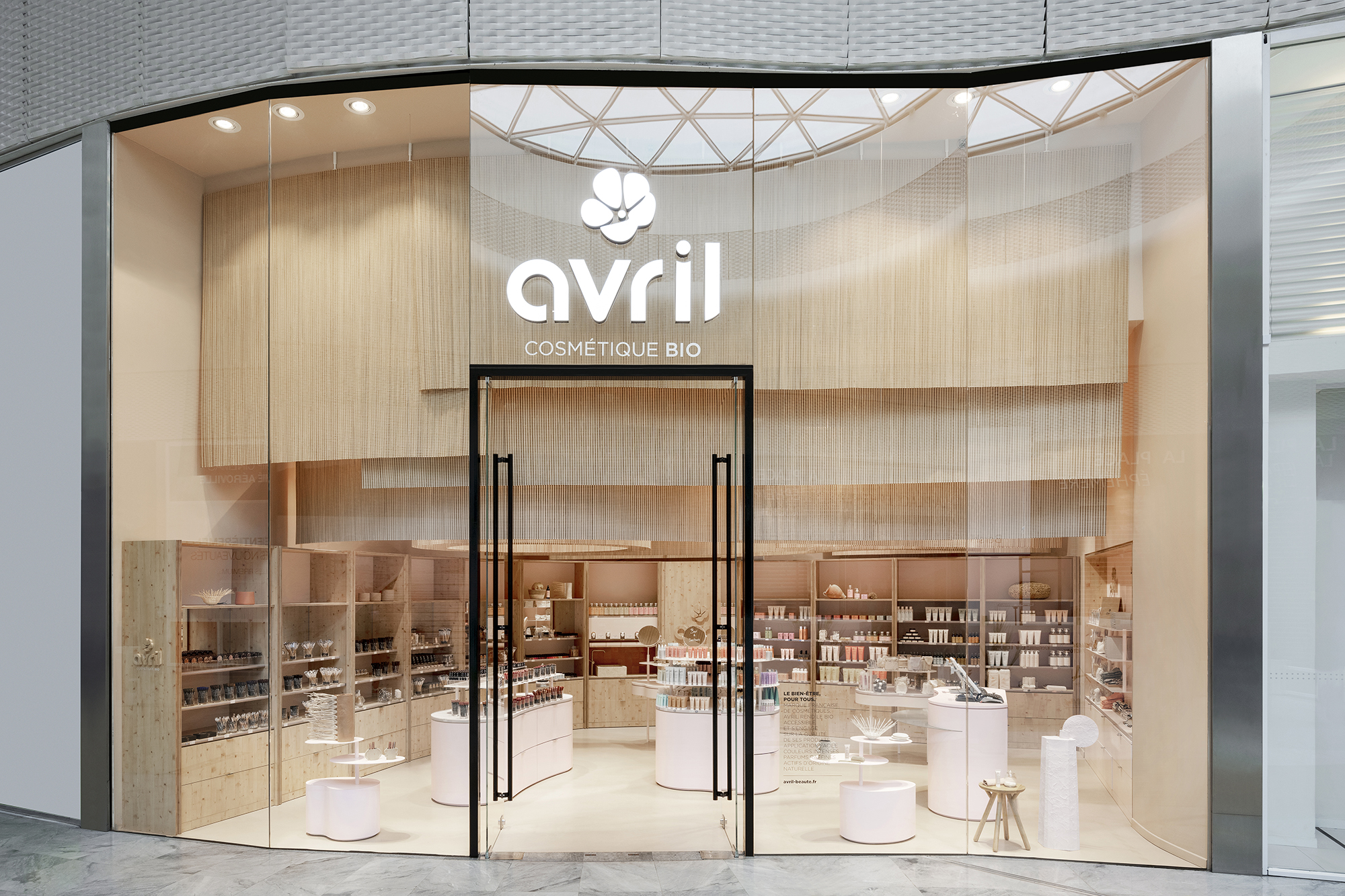 法国 Aéroville Mall 的 Avril 有机美妆店丨Atelier du Pont-1