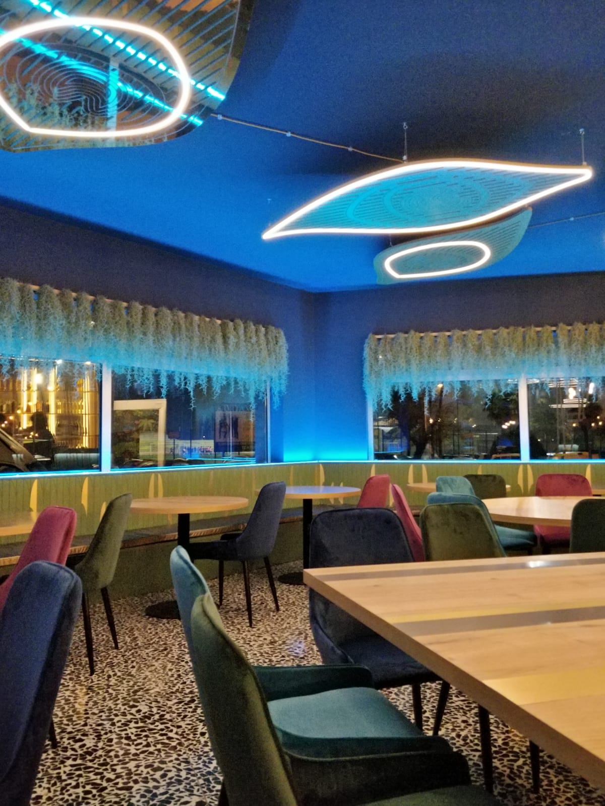 Madeirinho 餐厅设计-4