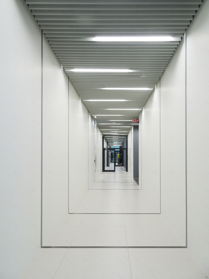 高科技机器研究与开发中心-12