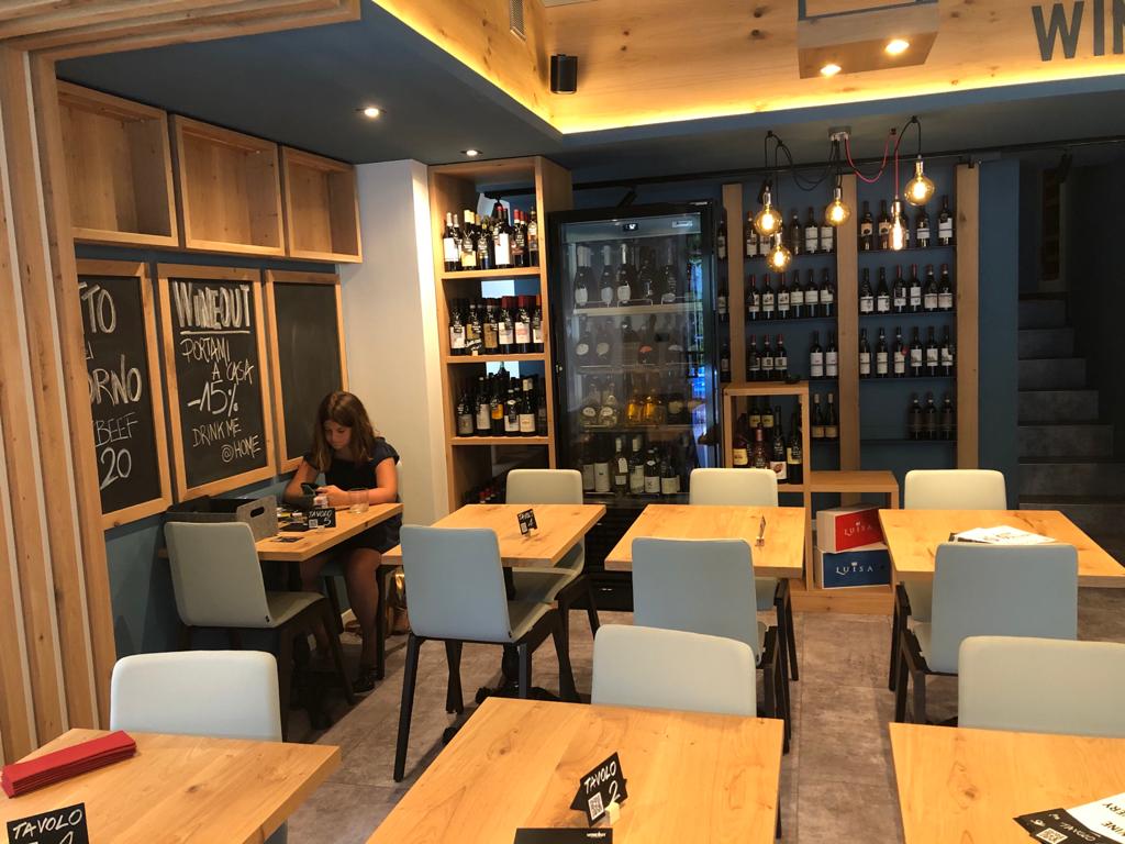 WineOut enoteca 现代工业风格设计丨意大利-5