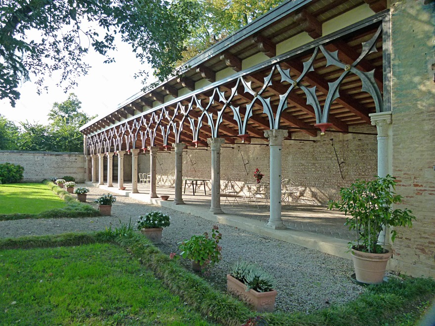 新旧融合的哥特式别墅设计-13