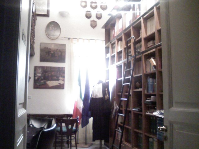 历史建筑中的现代法律工作室设计-3