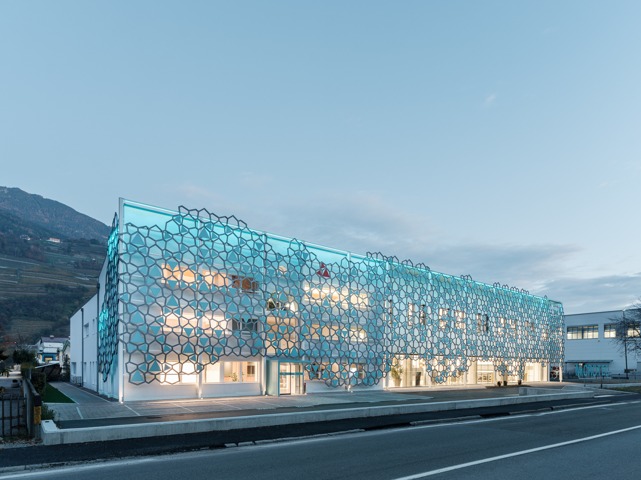 意大利 Microtec 总部办公空间，现代与自然的和谐交融-1