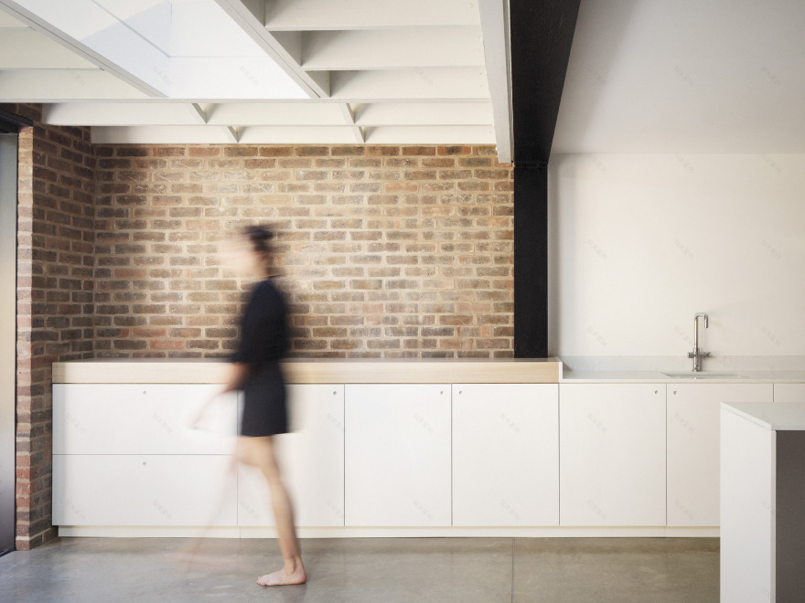 伦敦绿意盎然的后巷别墅-1