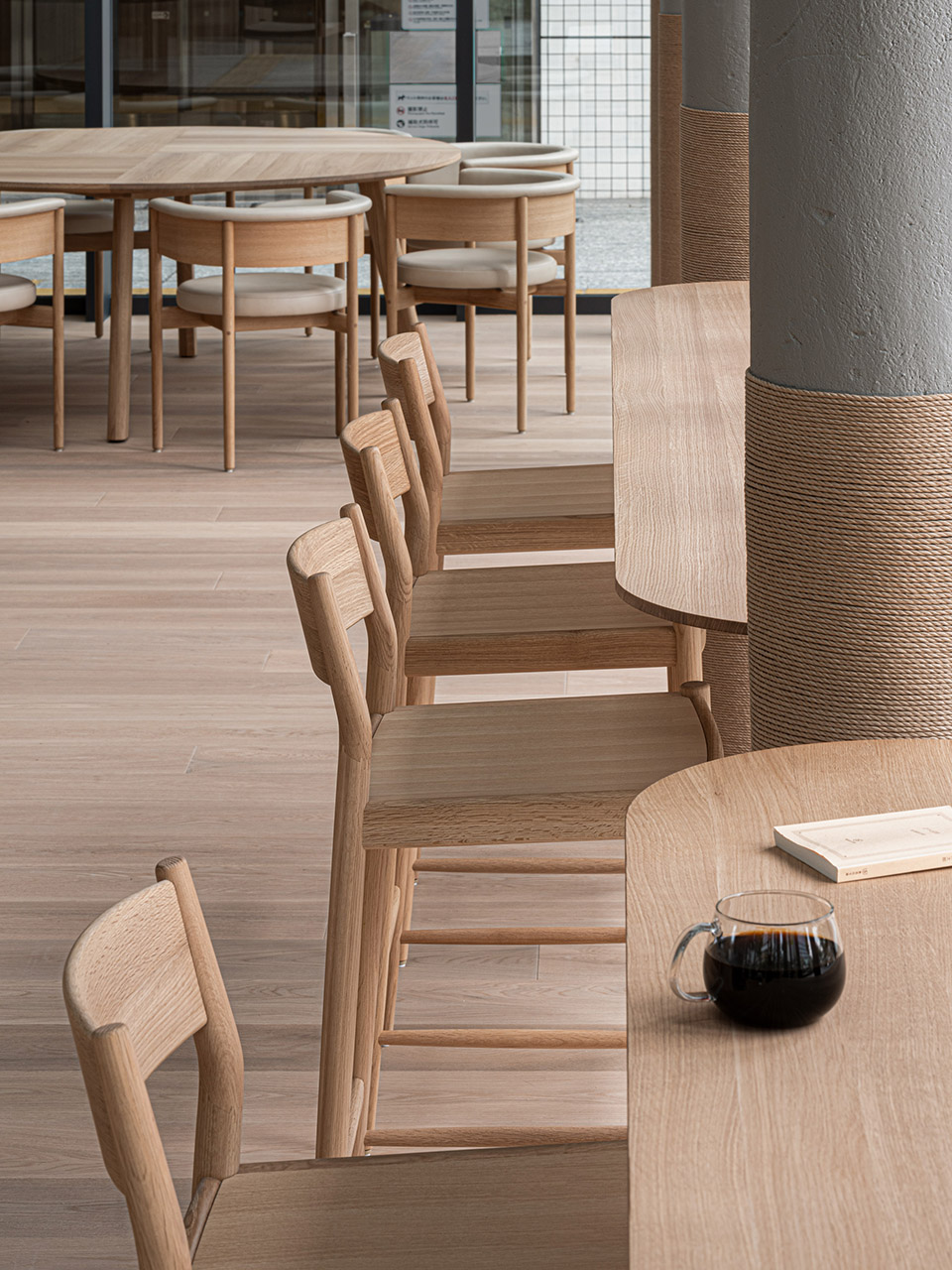 Blue Bottle咖啡港未来店，东京/科技与工艺结合的木制家具-19