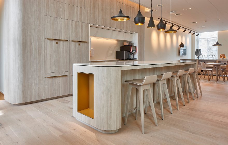 "Richemont Amsterdam 办公空间 | 历史与现代的完美融合"-12