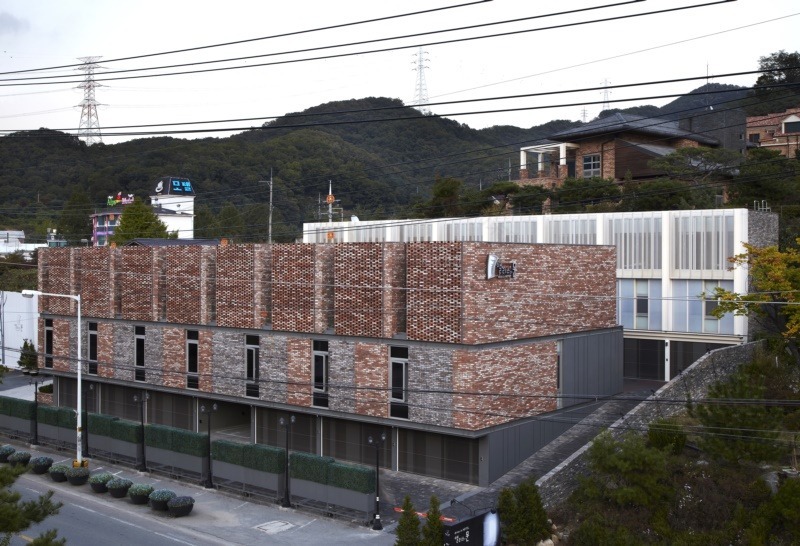 半成建筑的自我重生-1