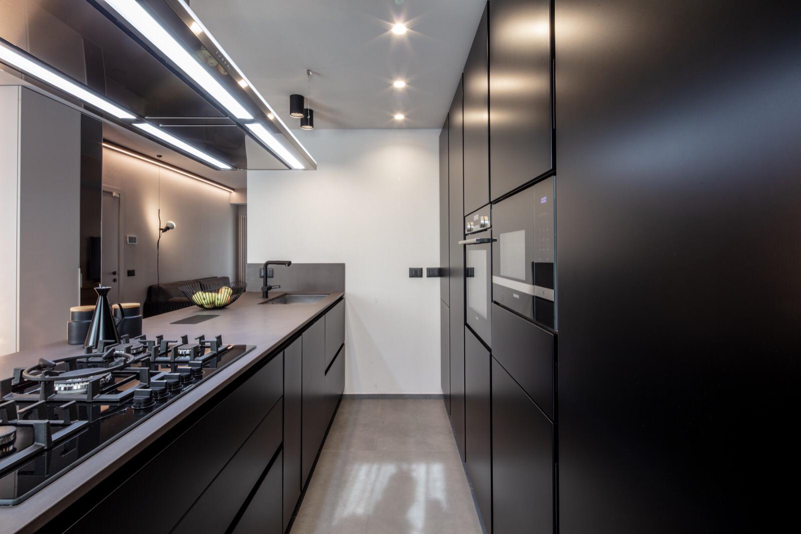 85 平米公寓的开放式设计 | 以厨房为中心的家庭生活空间-2