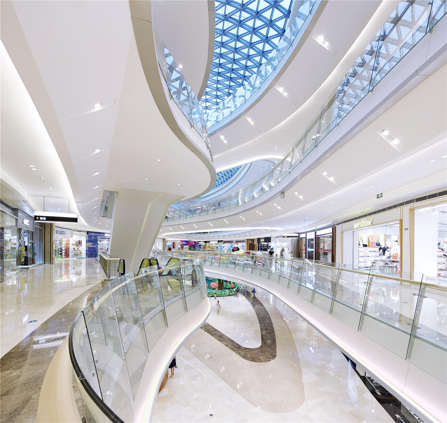 西安 Gemdale Lake Town Dajing Shopping Mall 动静相融的景观照明设计-3