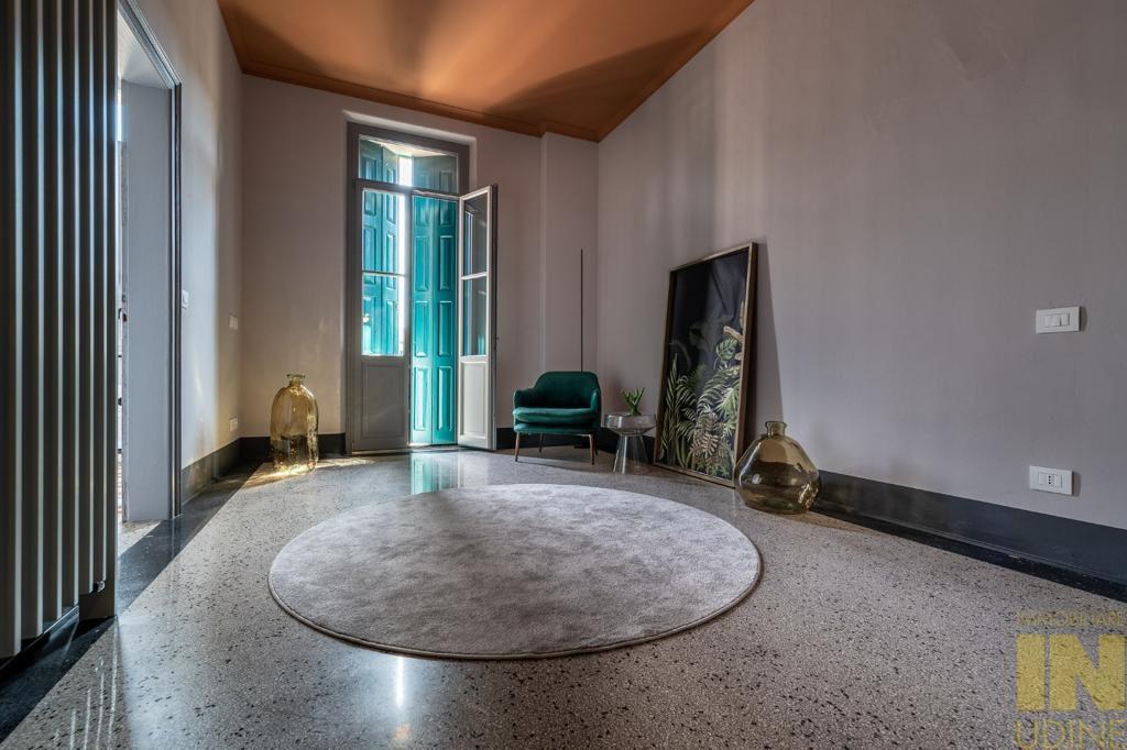 意大利乌迪内历史中心住宅改造，保守与现代的完美融合-4