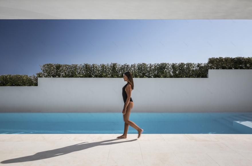 地中海风情别墅设计,融入自然与空间的无限延展-39