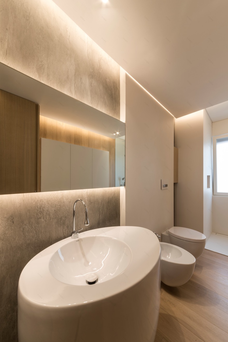 海景公寓,自然光线与极简设计的完美融合-14