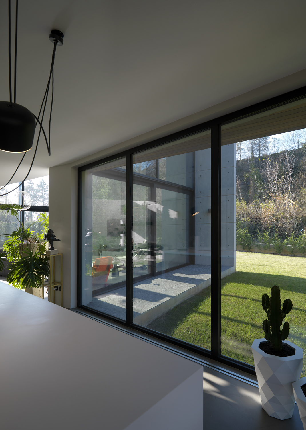 悬浮森林中的透明别墅-54