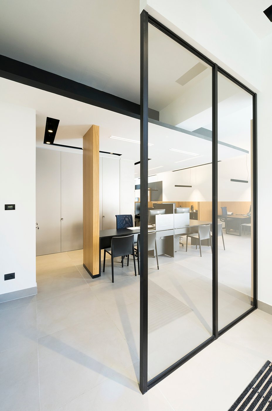 颠覆传统的保险机构办公空间设计-5