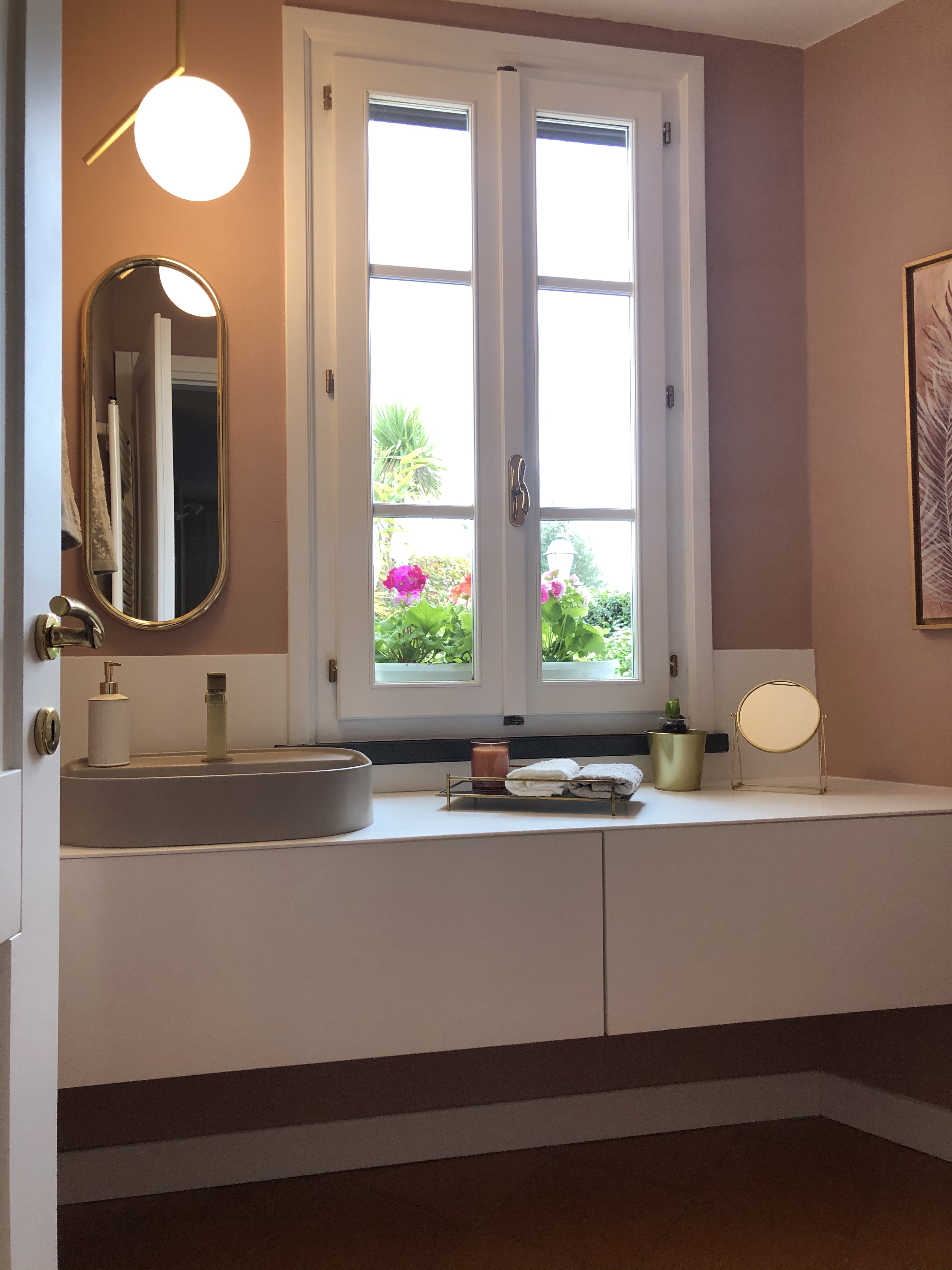 现代别墅底层卫生间翻新,创造女性专属空间-5