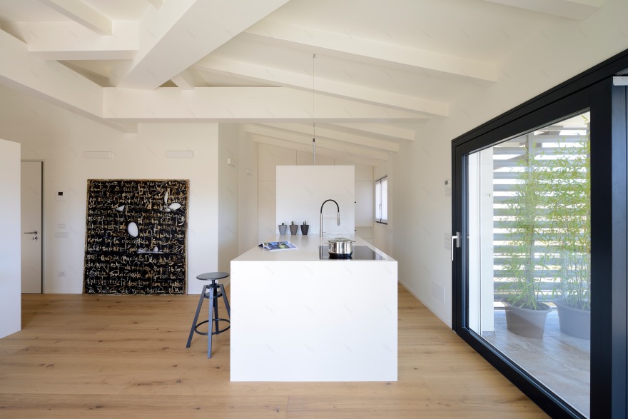 几何空间打造的极简家居-0