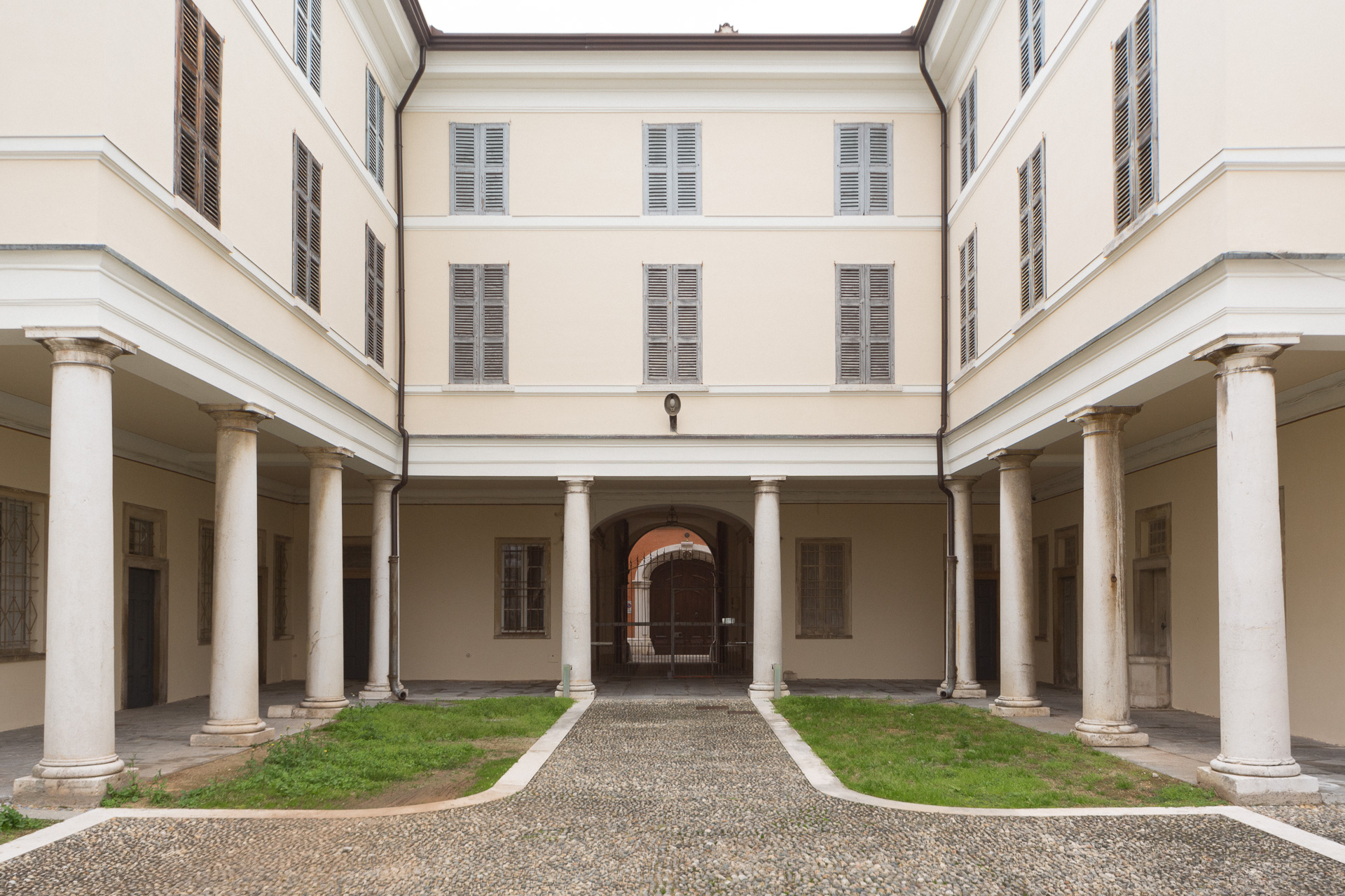 Alessandro Roveri丨公寓建筑丨restoration of historic palace-2