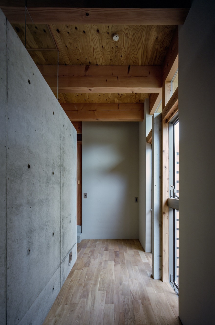 山林间的混凝土迷宫·日本 Minohshinmachi 住宅设计-20