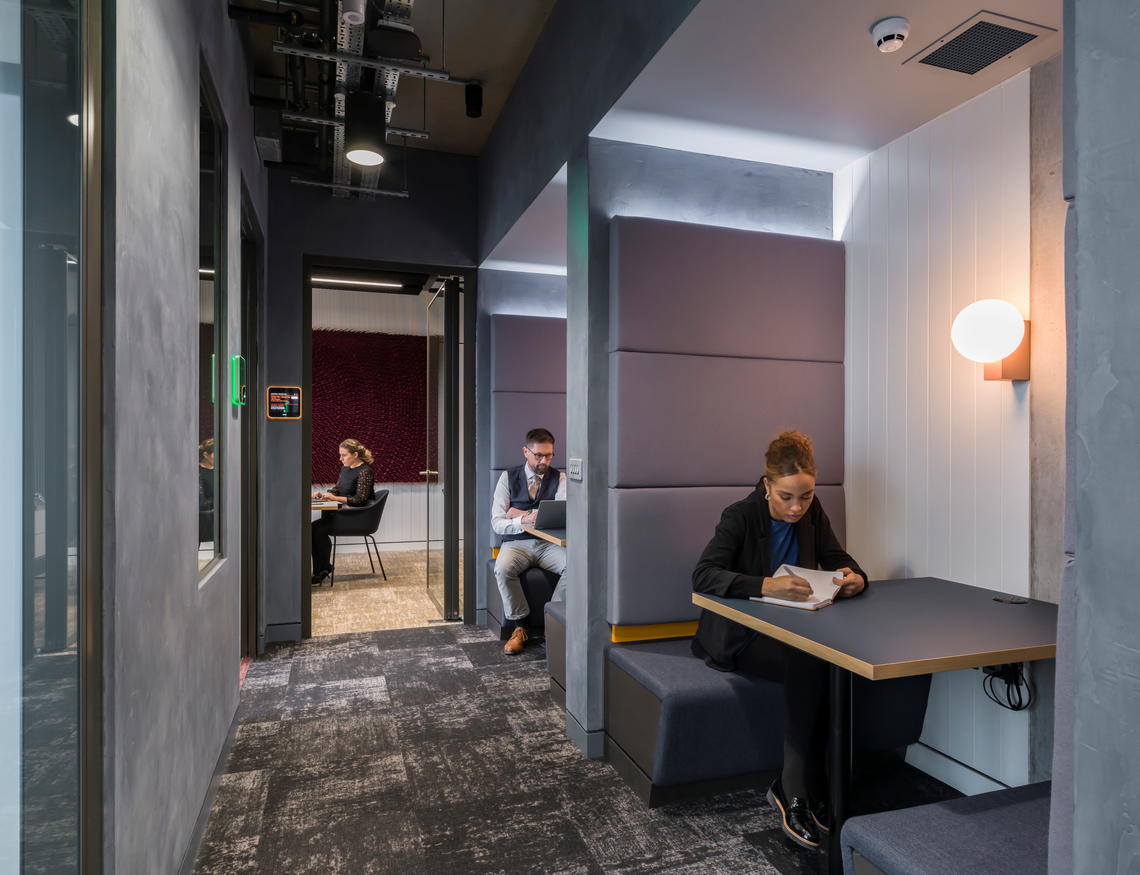 在河畔宅邸沉思-14