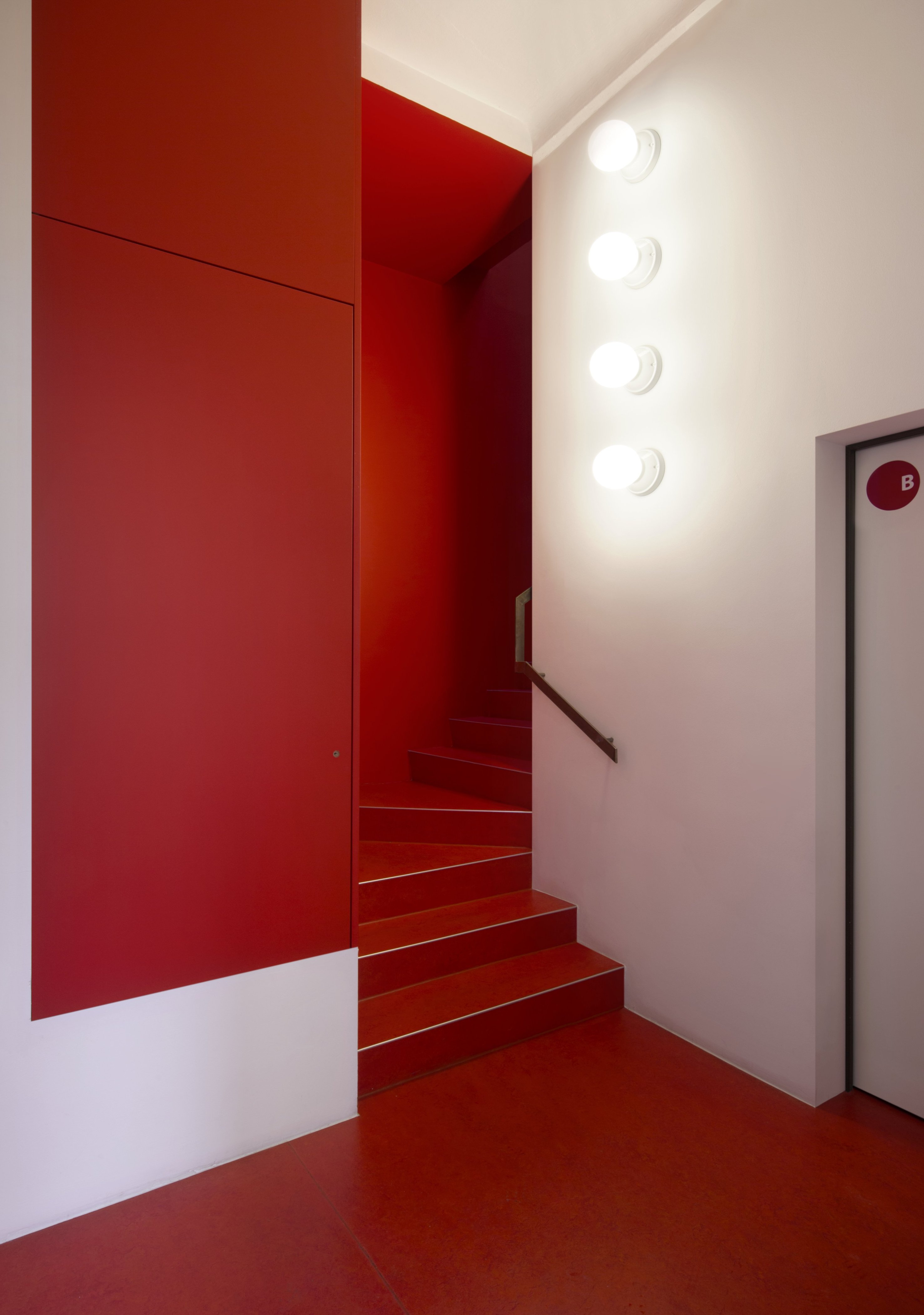 迷你公寓的临时居住设计-4